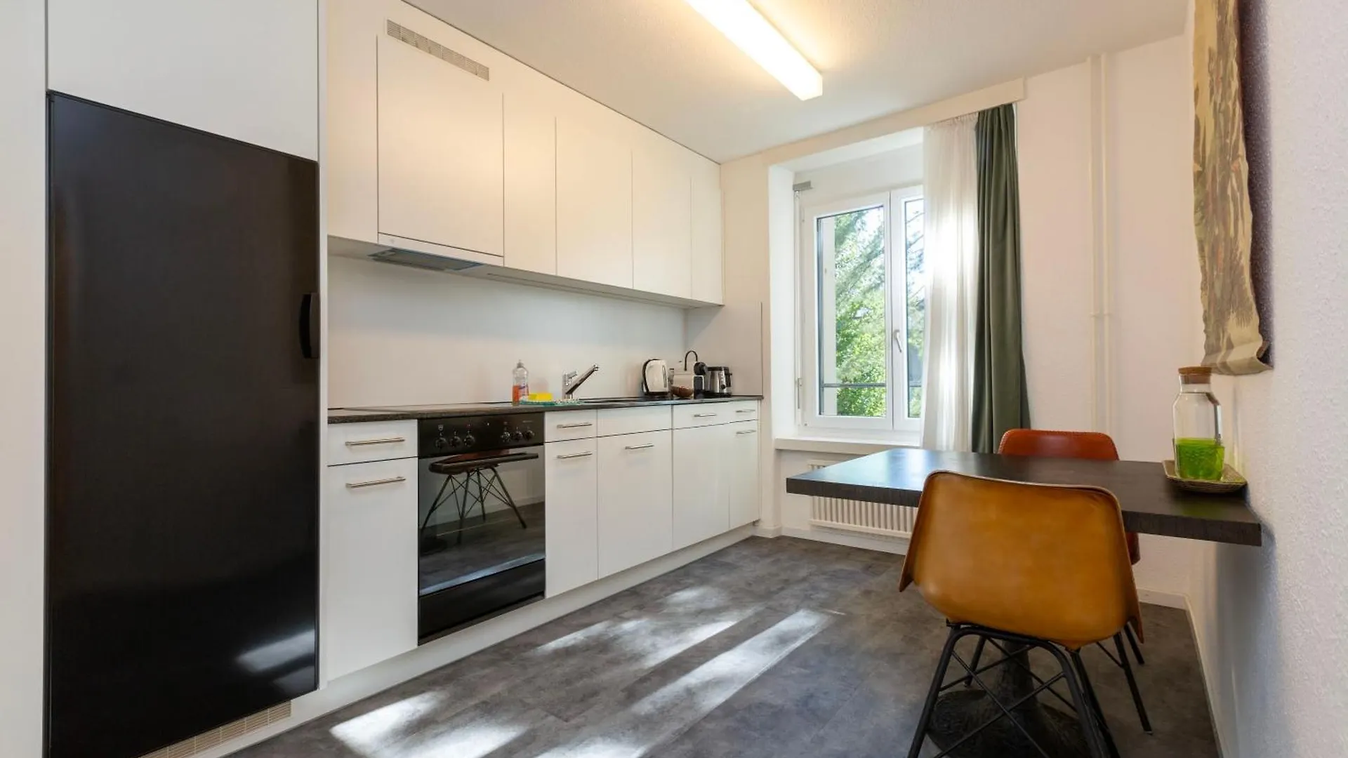 Kaya Zurich Apartment Ruby